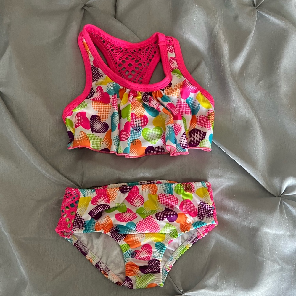 girls swimsuit
